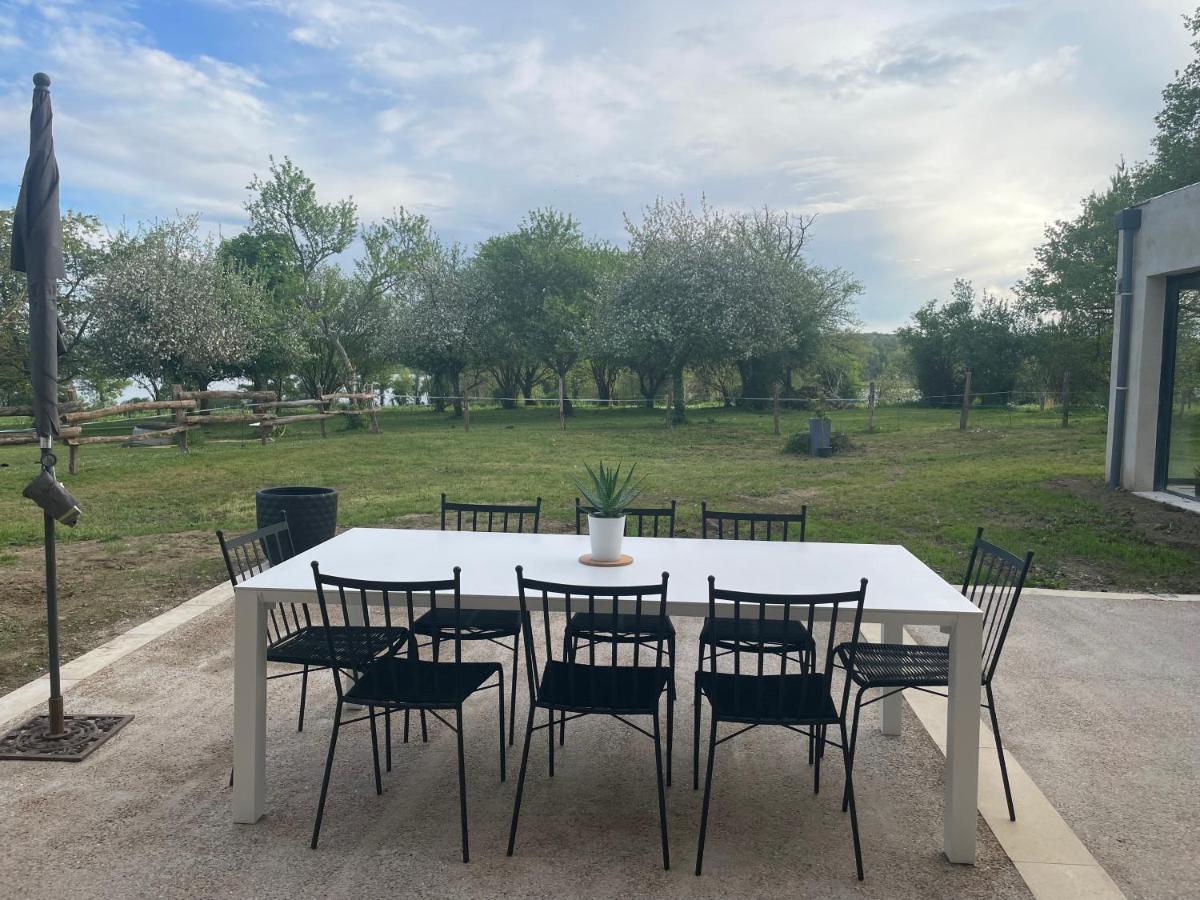 Gite A La Campagne Au Bord D'Un Lac 8 Personnes Saint-Quentin-sur-Charente Exterior foto
